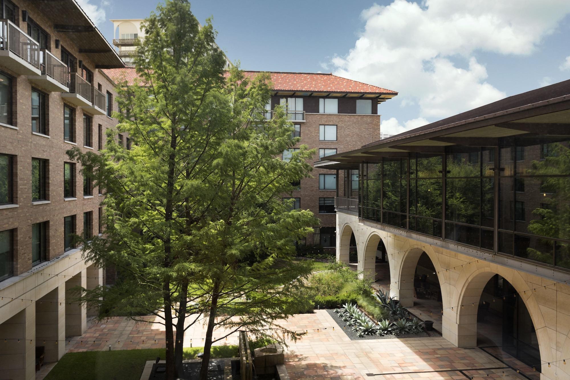 Hotel At&t & Conference Center Austin