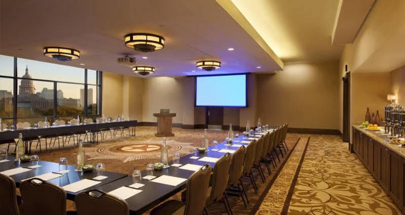 Hotel At&t & Conference Center 4*